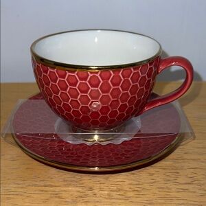 Abeille & Amour Elegant Porcelain Honeycomb Teacup and Saucer Set New